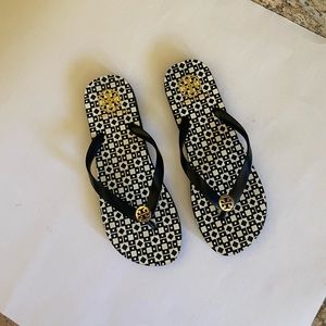 TORY BURCH black and white print sandals with gold accent / Size 9